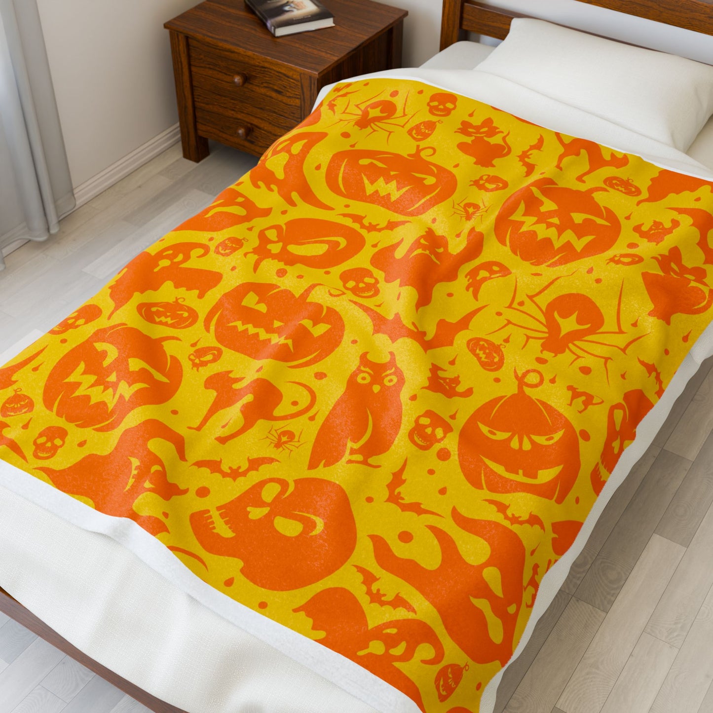 Halloween Plush Throw Blanket, Cozy Autumn Decor, Spooky Season Gift, Pumpkin Blanket, Soft Velveteen Throw
